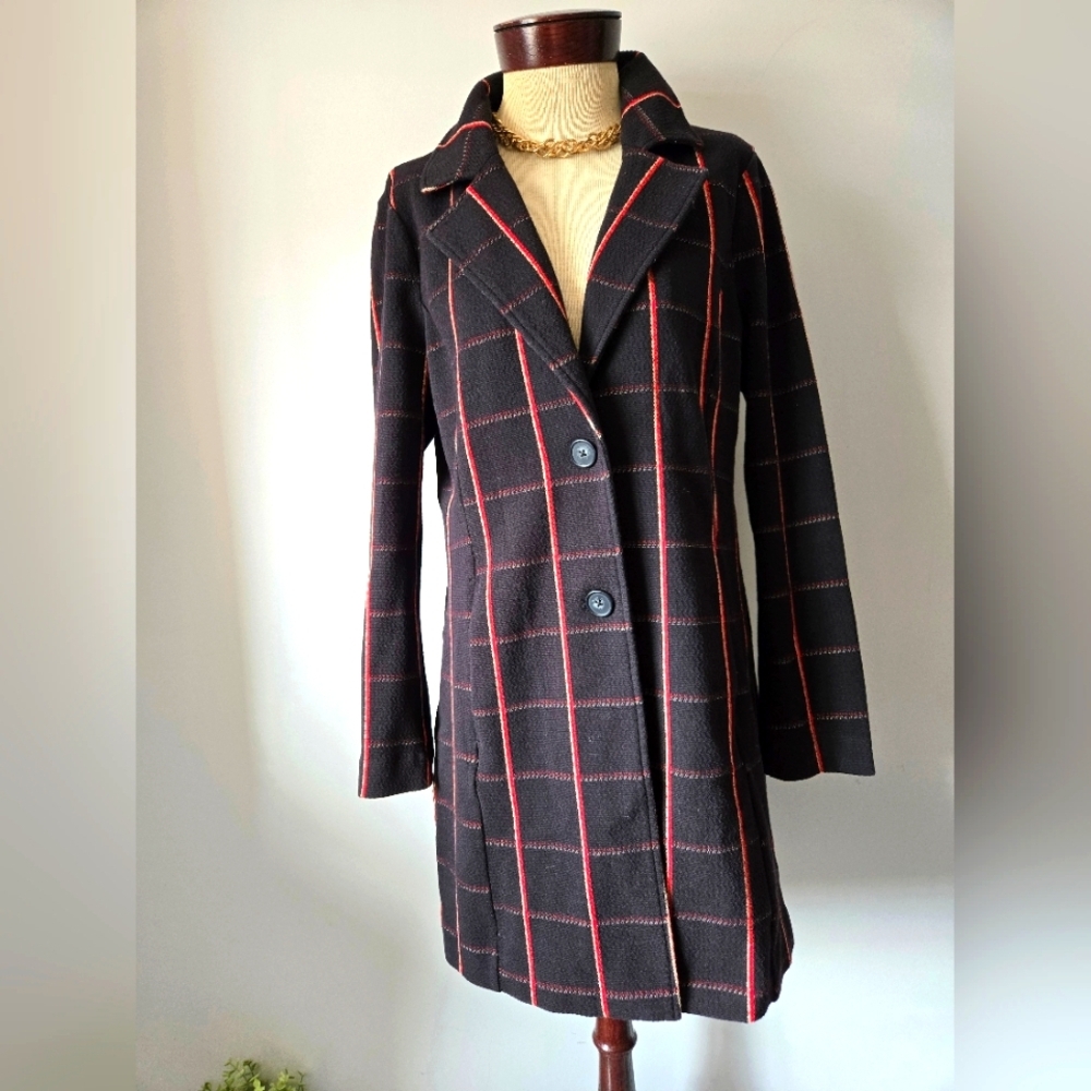 AVEC LES FILLES ANTHROPOLOGIE Black and Red Plaid Sweater Coat. Medium